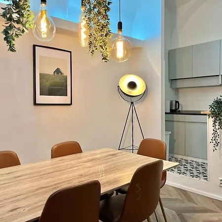 Apartment Beautiful New Town Prag