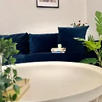 Beautiful New Town פראג